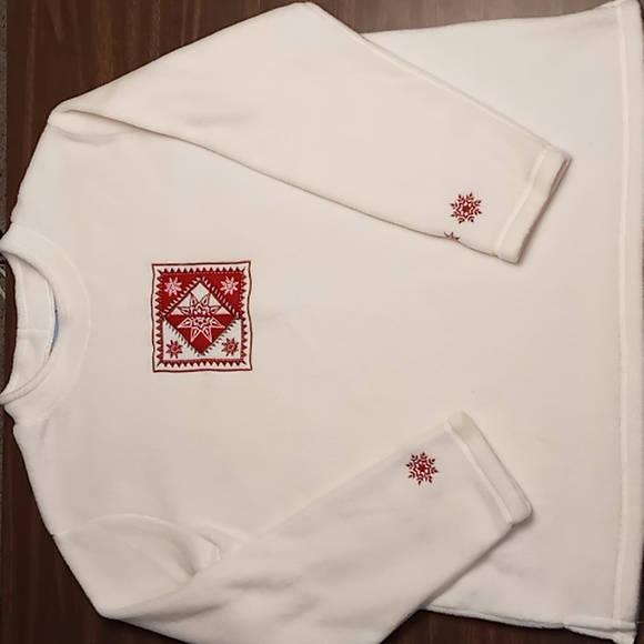 croft & barrow Tops - Croft & Barrow Sport White Fleece w Snowflake Design Sweatshirt XL